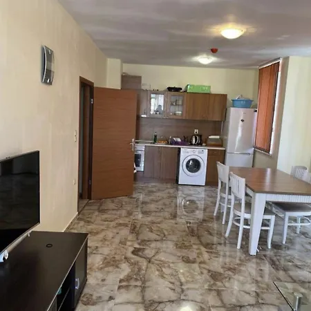 Karolina Complex Appartement *