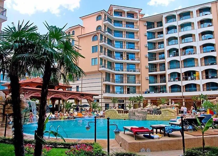 Апартамент Karolina Complex *